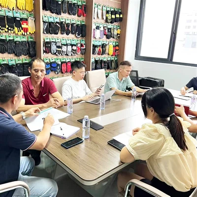 Our Company Conducts Internal Safety Training Meeting